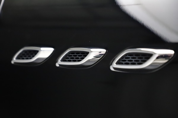 Used 2018 Maserati Levante Q4 GranSport for sale Sold at Alfa Romeo of Greenwich in Greenwich CT 06830 17
