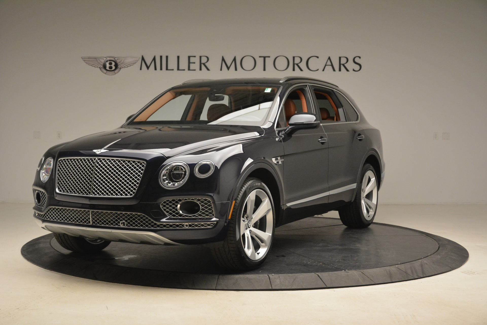 Used 2018 Bentley Bentayga W12 Signature for sale Sold at Alfa Romeo of Greenwich in Greenwich CT 06830 1