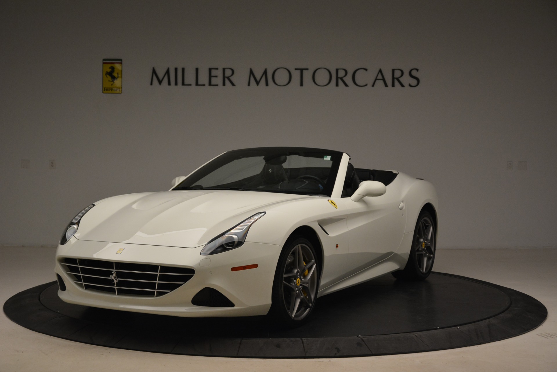 Used 2015 Ferrari California T for sale Sold at Alfa Romeo of Greenwich in Greenwich CT 06830 1