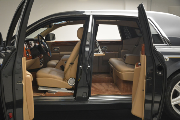 Used 2013 Rolls-Royce Phantom for sale Sold at Alfa Romeo of Greenwich in Greenwich CT 06830 12