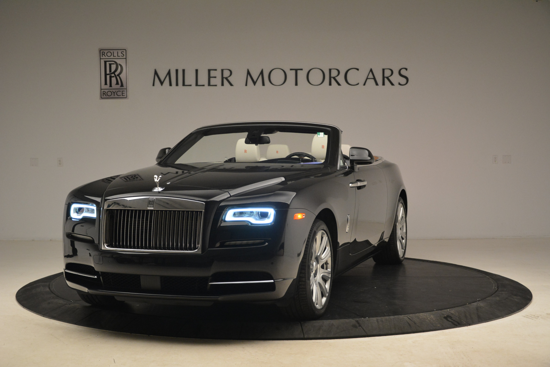 Used 2016 Rolls-Royce Dawn for sale Sold at Alfa Romeo of Greenwich in Greenwich CT 06830 1