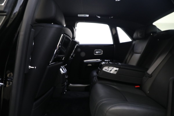 Used 2016 Rolls-Royce Ghost Series II for sale $169,900 at Alfa Romeo of Greenwich in Greenwich CT 06830 21