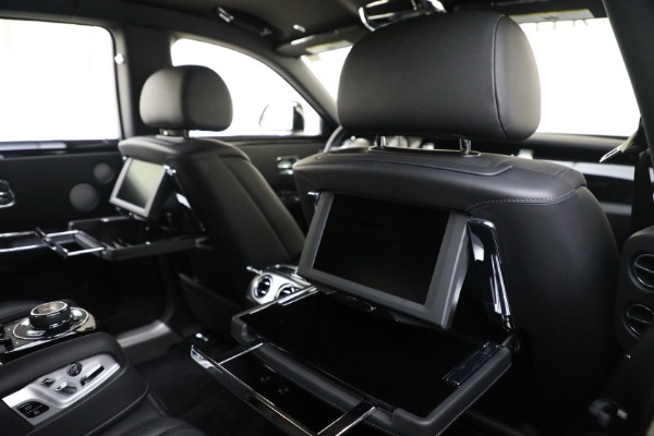 Used 2016 Rolls-Royce Ghost Series II for sale $169,900 at Alfa Romeo of Greenwich in Greenwich CT 06830 28