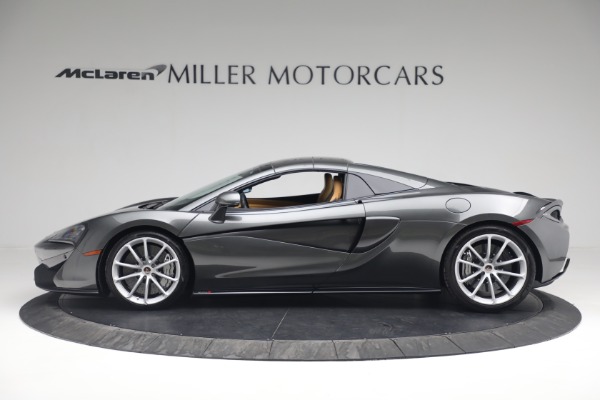 Used 2018 McLaren 570S Spider for sale Sold at Alfa Romeo of Greenwich in Greenwich CT 06830 17