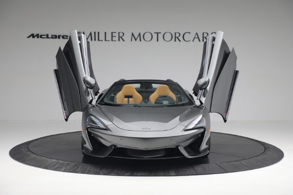 Used 2018 McLaren 570S Spider for sale $189,900 at Alfa Romeo of Greenwich in Greenwich CT 06830 21