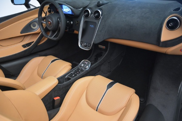 Used 2018 McLaren 570S Spider for sale $189,900 at Alfa Romeo of Greenwich in Greenwich CT 06830 26
