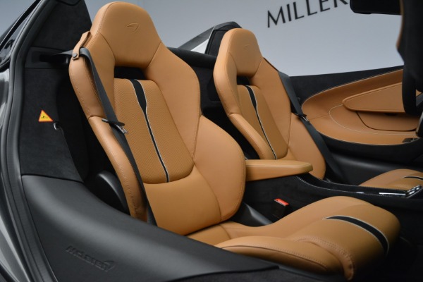 Used 2018 McLaren 570S Spider for sale Sold at Alfa Romeo of Greenwich in Greenwich CT 06830 27