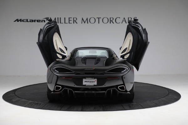 Used 2018 McLaren 570S Spider for sale Sold at Alfa Romeo of Greenwich in Greenwich CT 06830 25