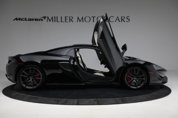 Used 2018 McLaren 570S Spider for sale Sold at Alfa Romeo of Greenwich in Greenwich CT 06830 27