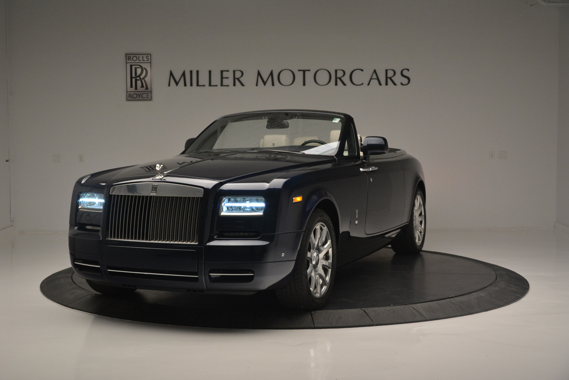 Used 2014 Rolls-Royce Phantom Drophead Coupe for sale Sold at Alfa Romeo of Greenwich in Greenwich CT 06830 1