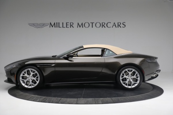 Used 2019 Aston Martin DB11 Volante for sale Sold at Alfa Romeo of Greenwich in Greenwich CT 06830 14