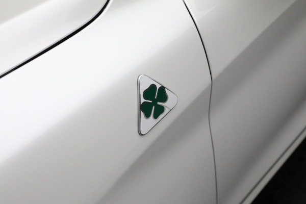 Used 2018 Alfa Romeo Stelvio Quadrifoglio Quadrifoglio for sale Sold at Alfa Romeo of Greenwich in Greenwich CT 06830 16