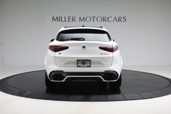 Used 2018 Alfa Romeo Stelvio Quadrifoglio Quadrifoglio for sale Sold at Alfa Romeo of Greenwich in Greenwich CT 06830 7