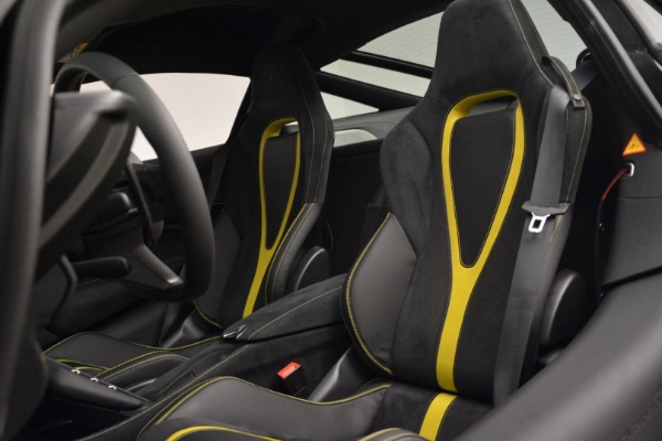 Used 2018 McLaren 720S Coupe for sale Sold at Alfa Romeo of Greenwich in Greenwich CT 06830 17