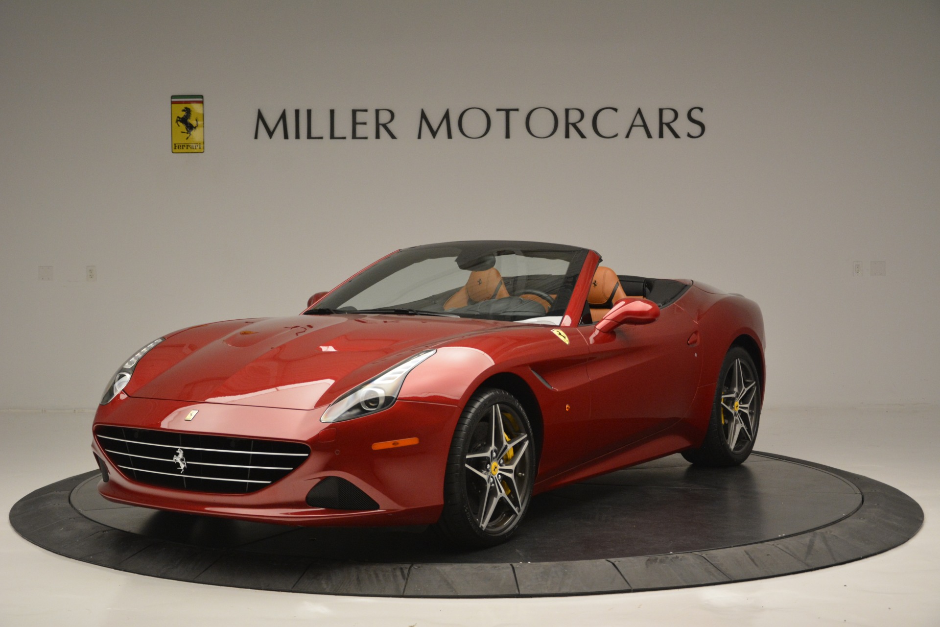 Used 2016 Ferrari California T for sale Sold at Alfa Romeo of Greenwich in Greenwich CT 06830 1