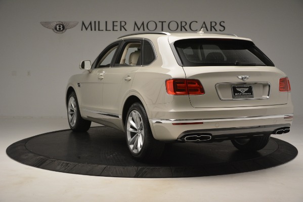 Used 2019 Bentley Bentayga V8 for sale $169,900 at Alfa Romeo of Greenwich in Greenwich CT 06830 5