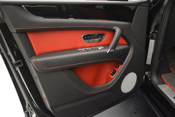 Used 2019 Bentley Bentayga V8 for sale $118,900 at Alfa Romeo of Greenwich in Greenwich CT 06830 15