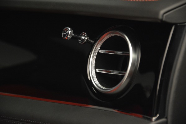 Used 2019 Bentley Bentayga V8 for sale $118,900 at Alfa Romeo of Greenwich in Greenwich CT 06830 22