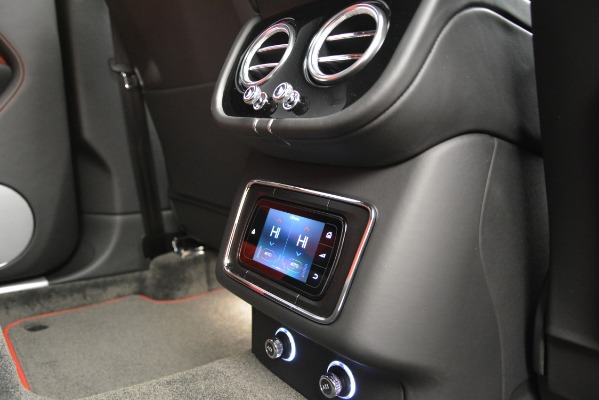Used 2019 Bentley Bentayga V8 for sale $118,900 at Alfa Romeo of Greenwich in Greenwich CT 06830 25