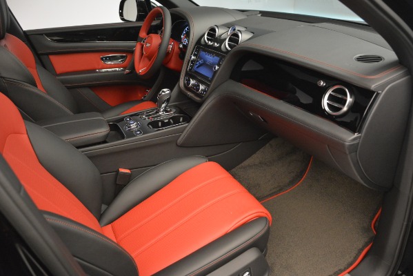 Used 2019 Bentley Bentayga V8 for sale $118,900 at Alfa Romeo of Greenwich in Greenwich CT 06830 28
