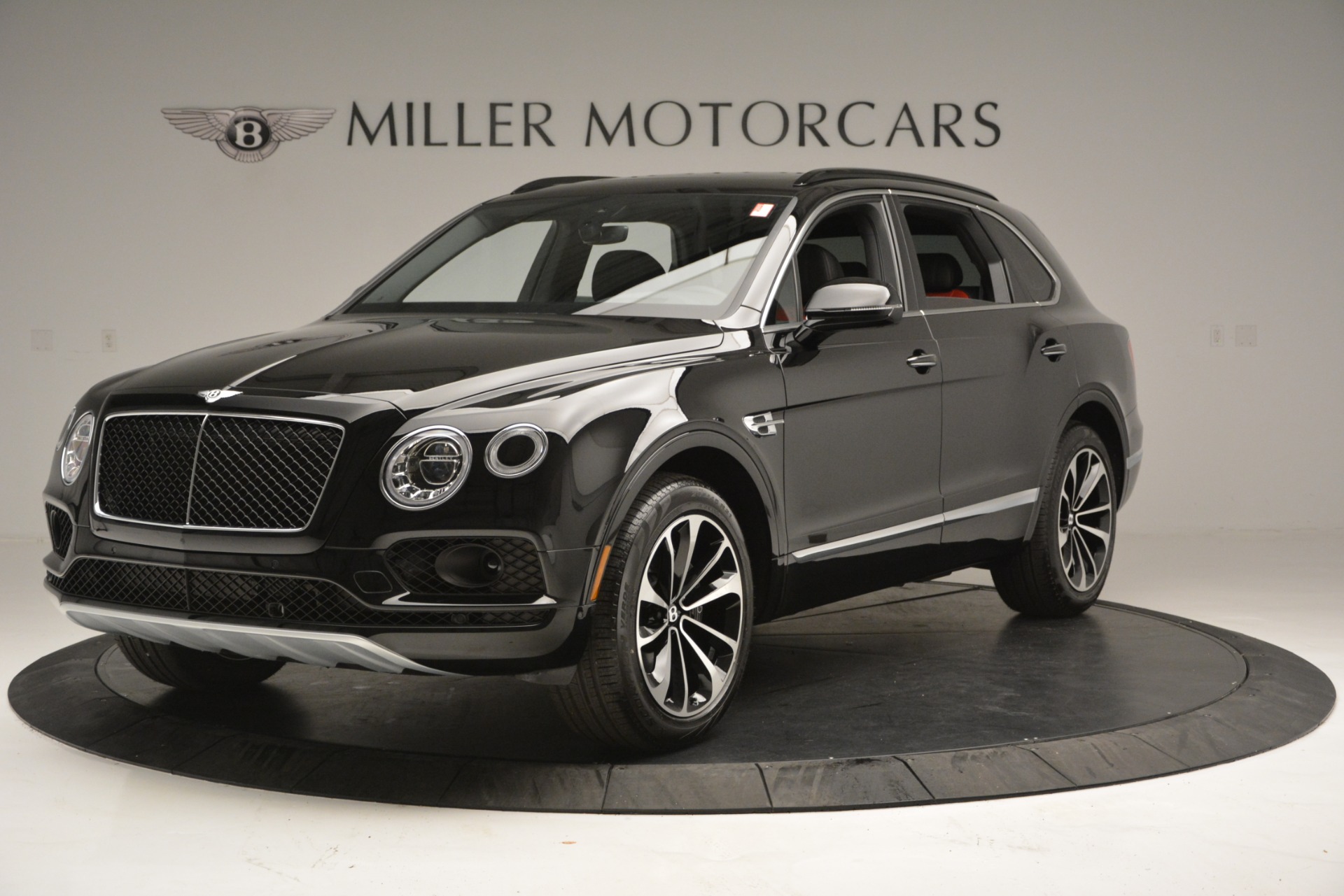 Used 2019 Bentley Bentayga V8 for sale $118,900 at Alfa Romeo of Greenwich in Greenwich CT 06830 1