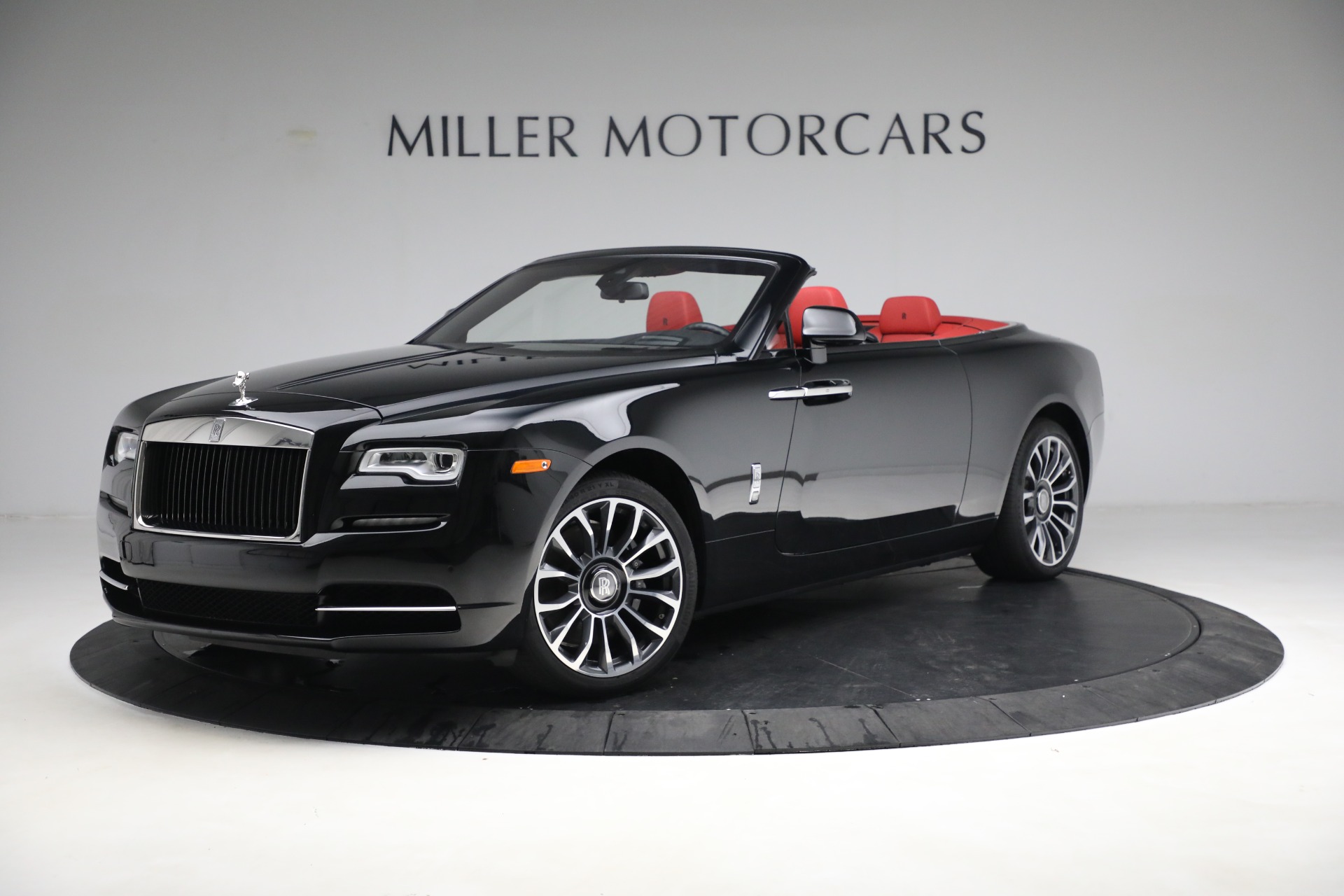 Used 2019 Rolls-Royce Dawn for sale $346,900 at Alfa Romeo of Greenwich in Greenwich CT 06830 1