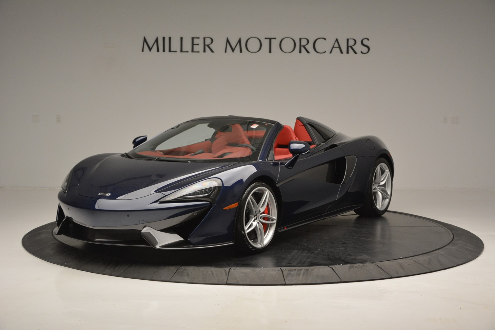 Used 2019 McLaren 570S Spider for sale $149,900 at Alfa Romeo of Greenwich in Greenwich CT 06830 1