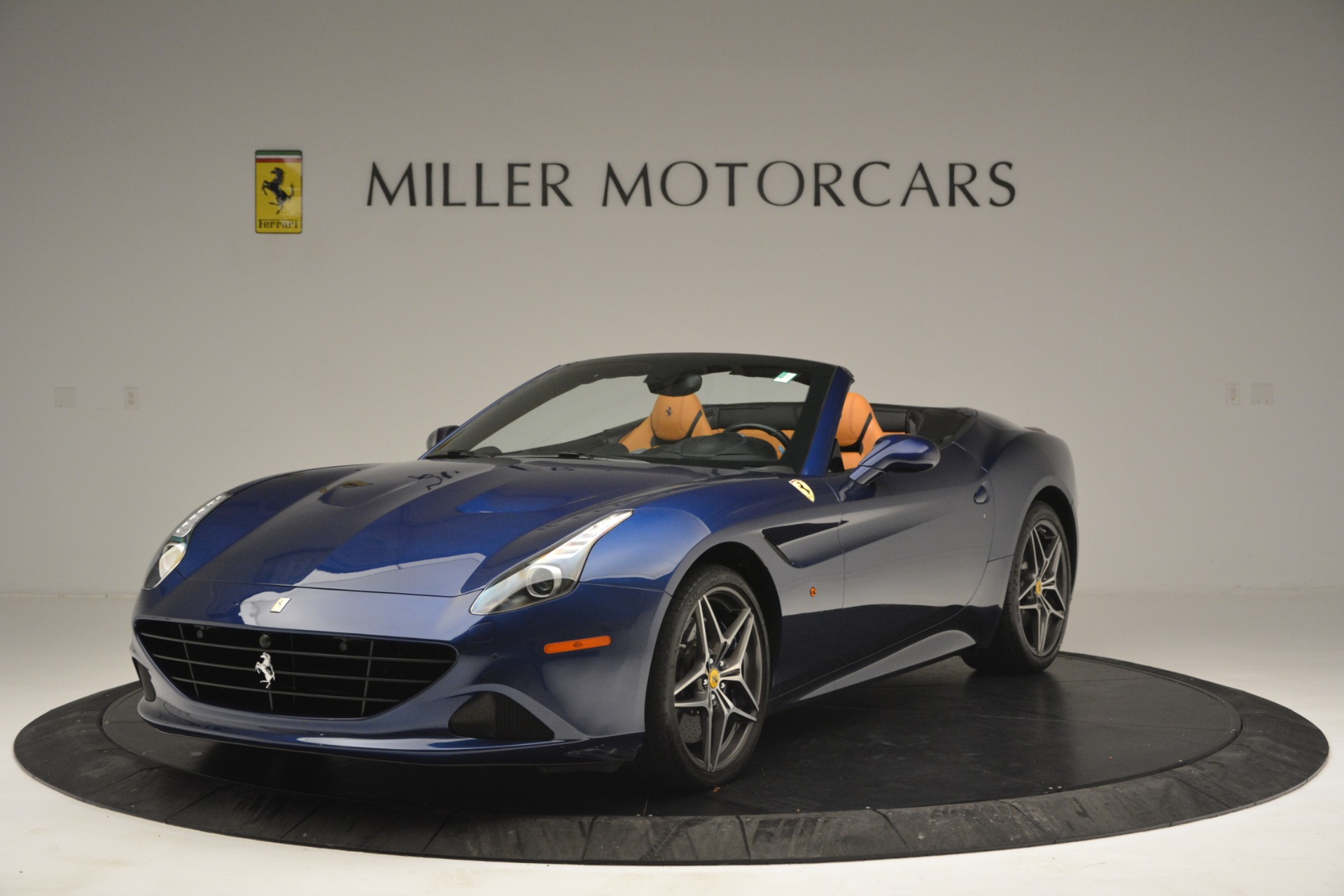 Used 2016 Ferrari California T for sale Sold at Alfa Romeo of Greenwich in Greenwich CT 06830 1