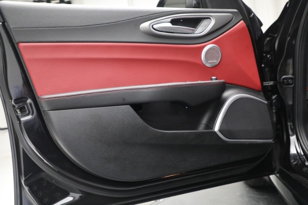 Used 2019 Alfa Romeo Giulia Ti Sport Q4 for sale Sold at Alfa Romeo of Greenwich in Greenwich CT 06830 19