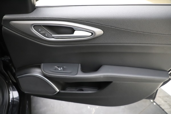 Used 2019 Alfa Romeo Giulia Sport Q4 for sale Sold at Alfa Romeo of Greenwich in Greenwich CT 06830 25