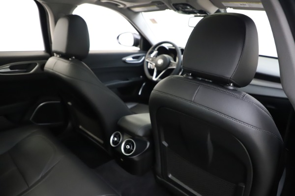 Used 2019 Alfa Romeo Giulia Sport Q4 for sale Sold at Alfa Romeo of Greenwich in Greenwich CT 06830 28