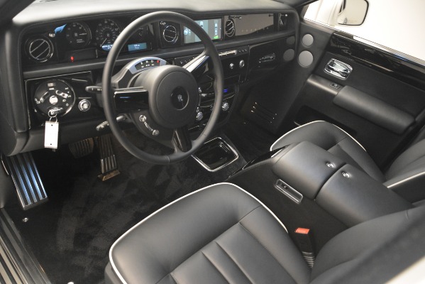 Used 2014 Rolls-Royce Phantom for sale Sold at Alfa Romeo of Greenwich in Greenwich CT 06830 15