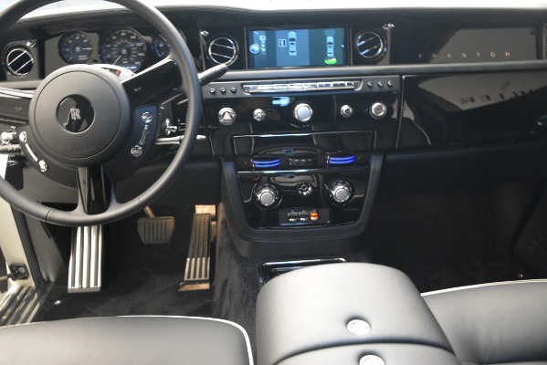 Used 2014 Rolls-Royce Phantom for sale Sold at Alfa Romeo of Greenwich in Greenwich CT 06830 22