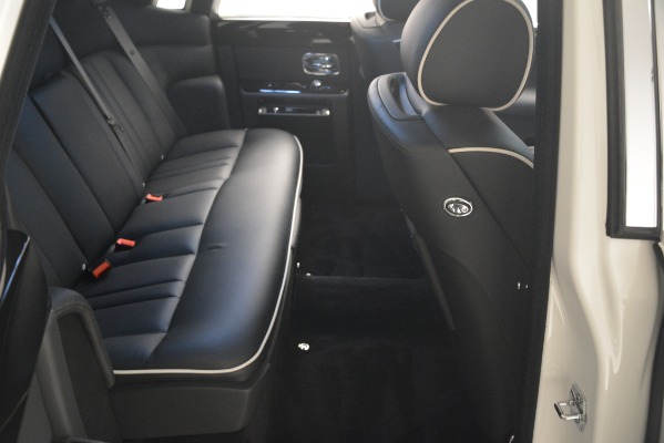 Used 2014 Rolls-Royce Phantom for sale Sold at Alfa Romeo of Greenwich in Greenwich CT 06830 24