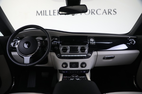 Used 2016 Rolls-Royce Wraith for sale $205,900 at Alfa Romeo of Greenwich in Greenwich CT 06830 4