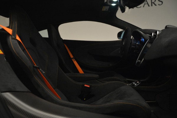 Used 2019 McLaren 600LT for sale $249,990 at Alfa Romeo of Greenwich in Greenwich CT 06830 21