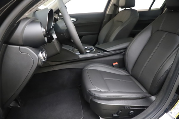 New 2019 Alfa Romeo Giulia Q4 for sale $46,140 at Alfa Romeo of Greenwich in Greenwich CT 06830 15