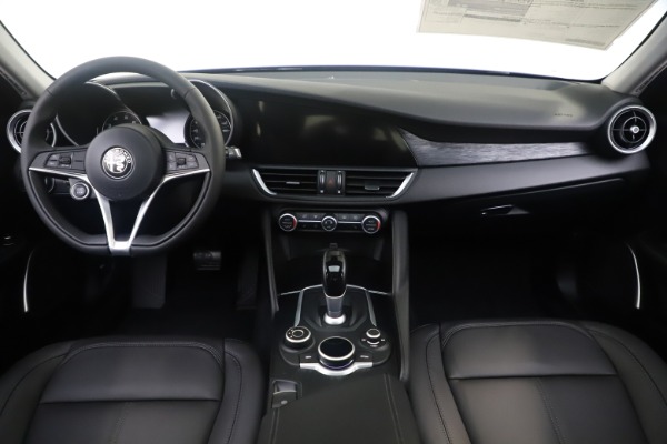 New 2019 Alfa Romeo Giulia Q4 for sale $46,140 at Alfa Romeo of Greenwich in Greenwich CT 06830 16