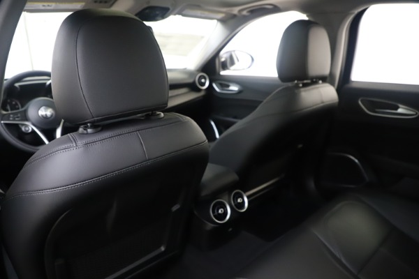 New 2019 Alfa Romeo Giulia Q4 for sale $46,140 at Alfa Romeo of Greenwich in Greenwich CT 06830 20