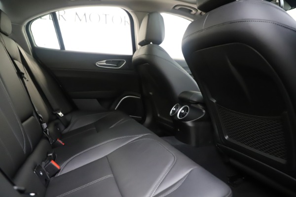 New 2019 Alfa Romeo Giulia Q4 for sale $46,140 at Alfa Romeo of Greenwich in Greenwich CT 06830 27