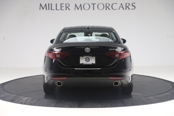 New 2019 Alfa Romeo Giulia Q4 for sale $46,140 at Alfa Romeo of Greenwich in Greenwich CT 06830 6