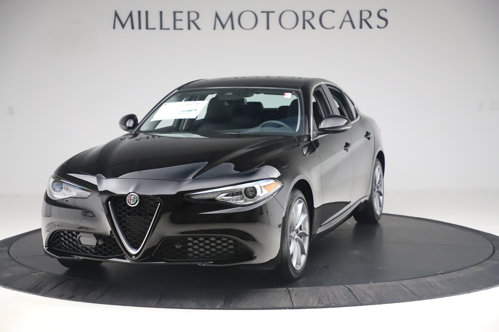 New 2019 Alfa Romeo Giulia Q4 for sale $46,140 at Alfa Romeo of Greenwich in Greenwich CT 06830 1