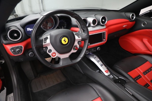 Used 2016 Ferrari California T for sale $175,900 at Alfa Romeo of Greenwich in Greenwich CT 06830 19