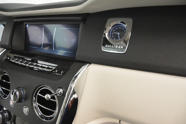 Used 2019 Rolls-Royce Cullinan for sale $329,900 at Alfa Romeo of Greenwich in Greenwich CT 06830 25