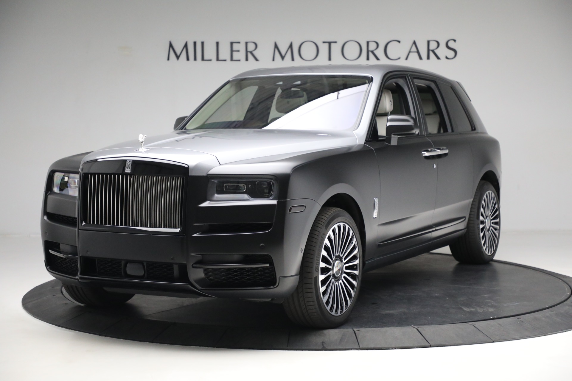 Used 2019 Rolls-Royce Cullinan for sale $329,900 at Alfa Romeo of Greenwich in Greenwich CT 06830 1