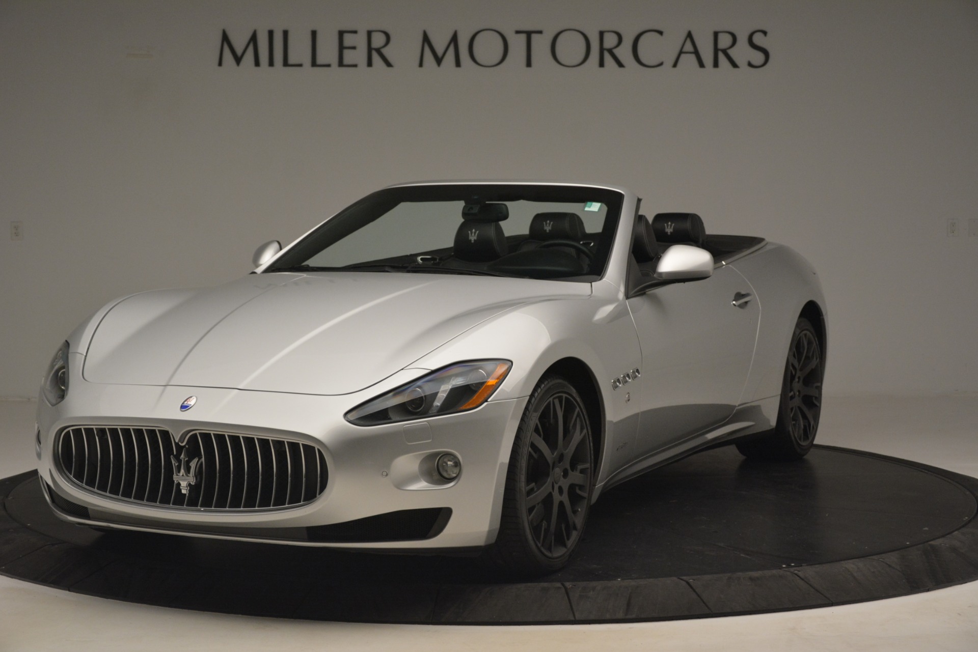 Used 2016 Maserati GranTurismo for sale Sold at Alfa Romeo of Greenwich in Greenwich CT 06830 1