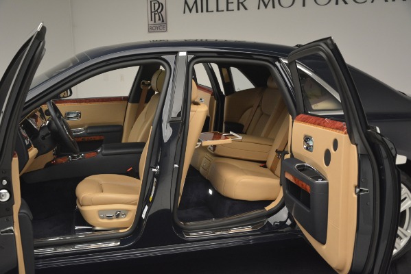 Used 2015 Rolls-Royce Ghost for sale Sold at Alfa Romeo of Greenwich in Greenwich CT 06830 25