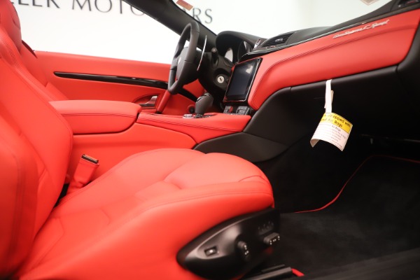 New 2018 Maserati GranTurismo Sport Convertible for sale $159,740 at Alfa Romeo of Greenwich in Greenwich CT 06830 27