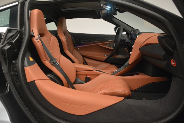 Used 2018 McLaren 720S Coupe for sale Sold at Alfa Romeo of Greenwich in Greenwich CT 06830 19