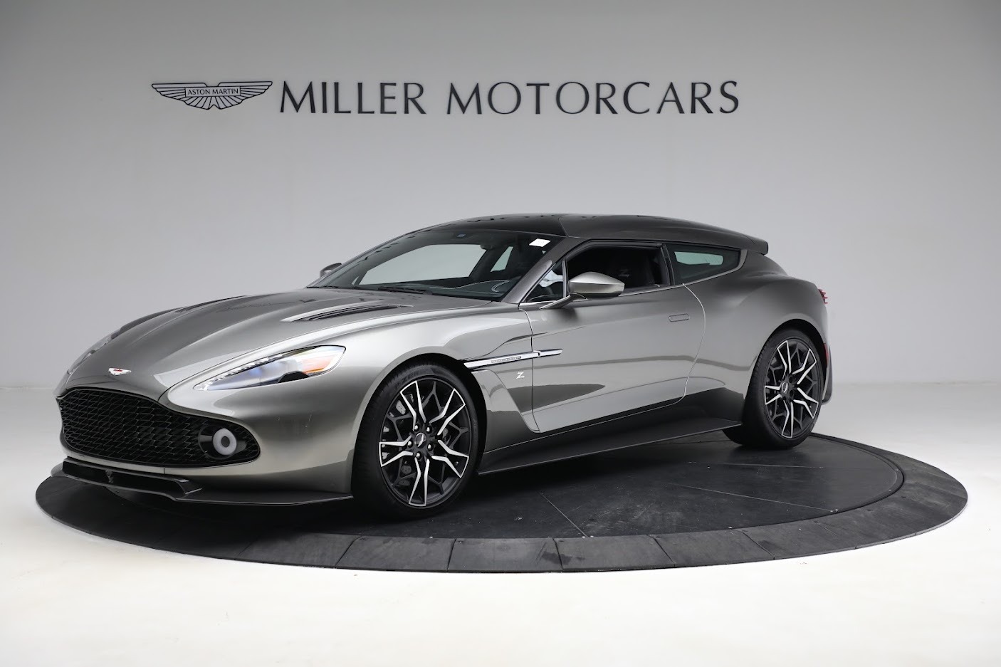 Used 2019 Aston Martin Vanquish Zagato Shooting Brake for sale $699,900 at Alfa Romeo of Greenwich in Greenwich CT 06830 1